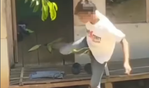 Viral! Tak Dibelikan Motor oleh Emak, Pemuda Ngamuk Tendang Pintu Rumah
