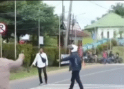Terobos Razia dan Todong Polisi, Pengendara Motor Ditangkap di Kubangan