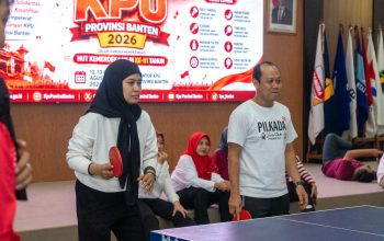 KPU Banten Semarakkan Kemerdekaan, Pimpinan dan Pegawai Adu Sportivitas Bersama