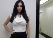 Aura Kasih Ungkap Sosok Pacar: Sudah 4 Tahun Berhubungan, Bukan Artis dan Jarang di Indonesia